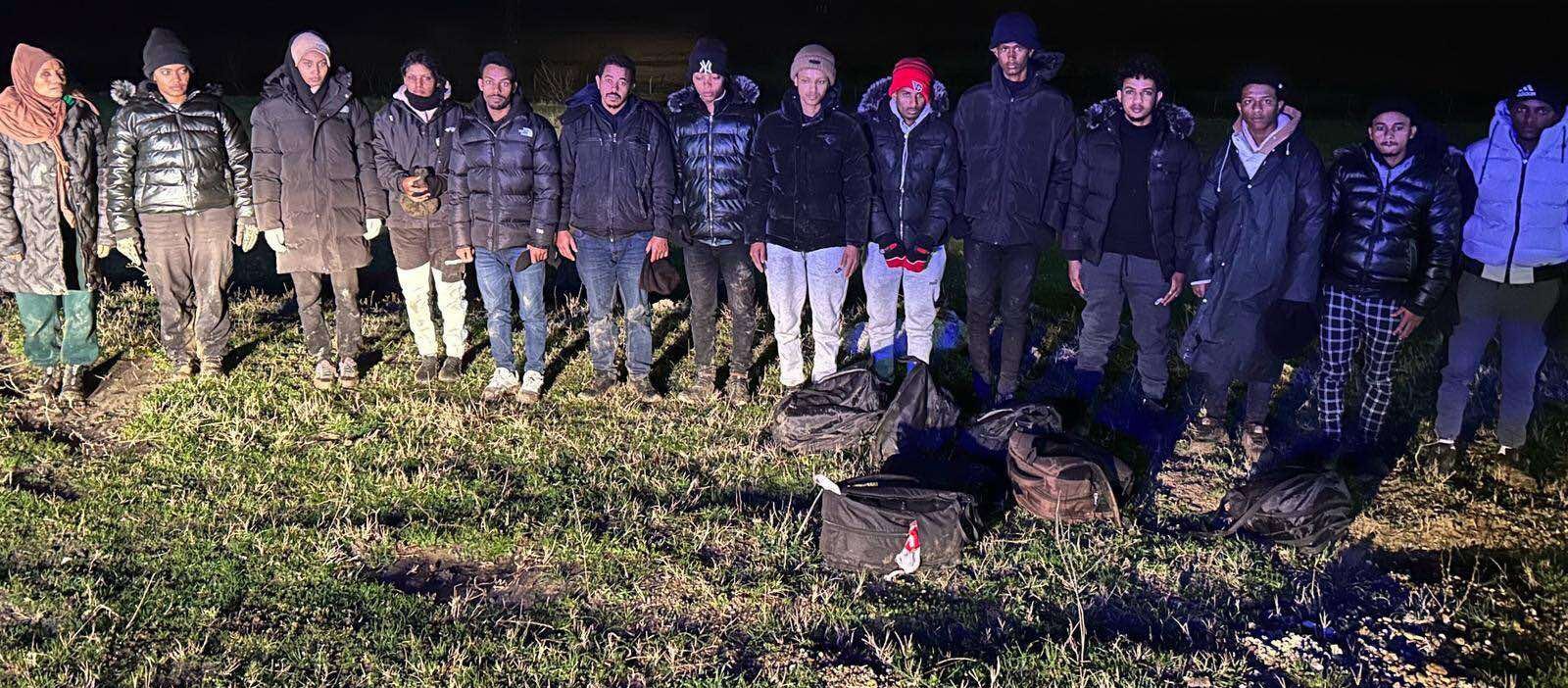 Edirne'de 215 kaçak göçmen ile 5 organizatör şüphelisi yakalandı